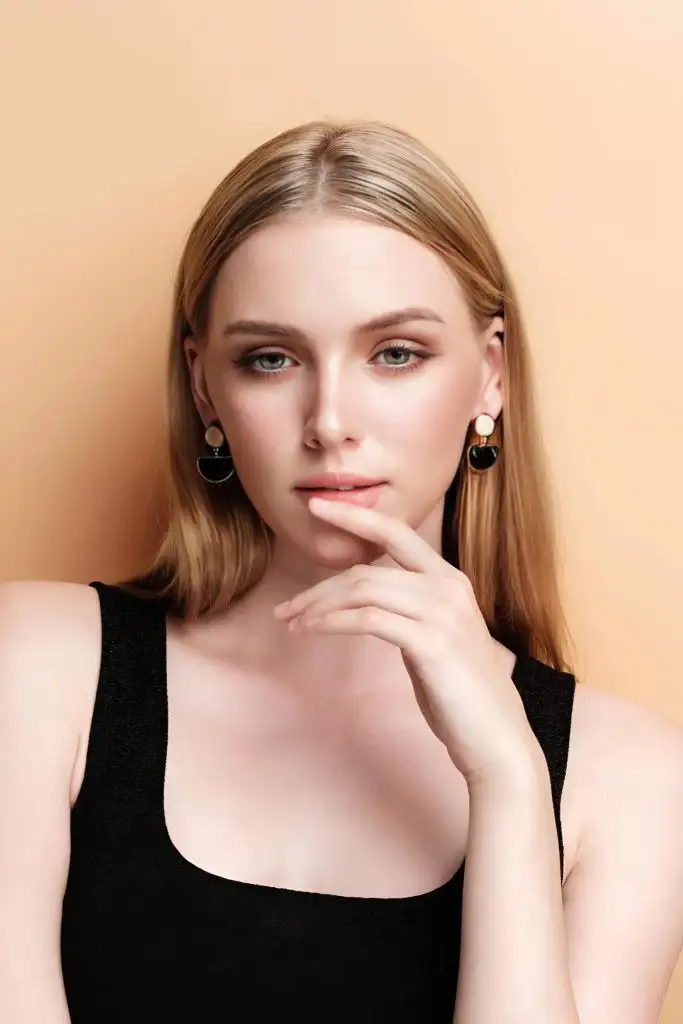 Cho thuê mẫu tây