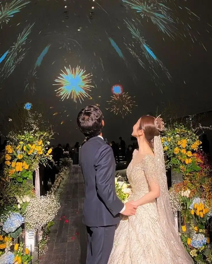 Tổ chức đám cưới giả