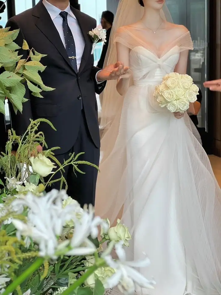 Tổ chức đám cưới giả