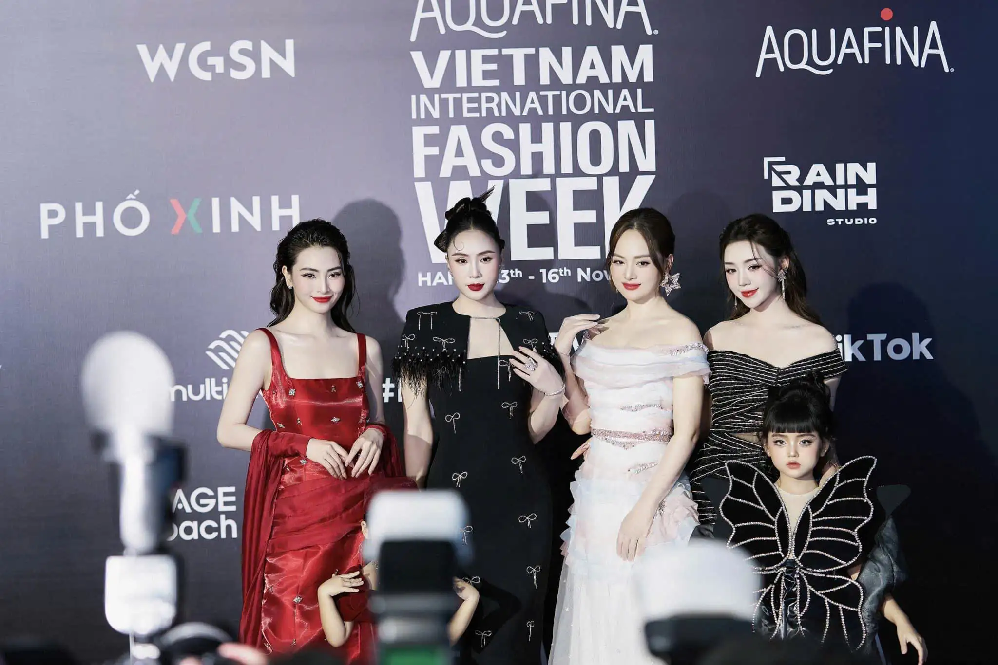 Tổ chức sự kiện